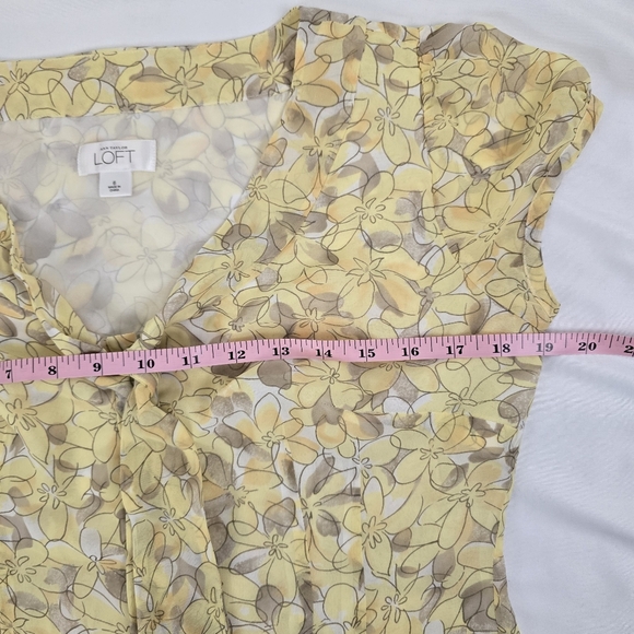 Loft yellow floral printed button down tie front blouse size 6 - Picture 7 of 13